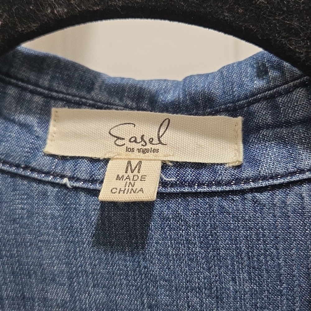 Easel Roll Tab Long Sleeve Button Down Tie Front Shirt, Size M - Picture 4 of 5